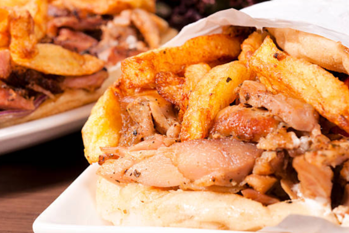 Gyros Pita mit Bifteki - Spartans Take Away