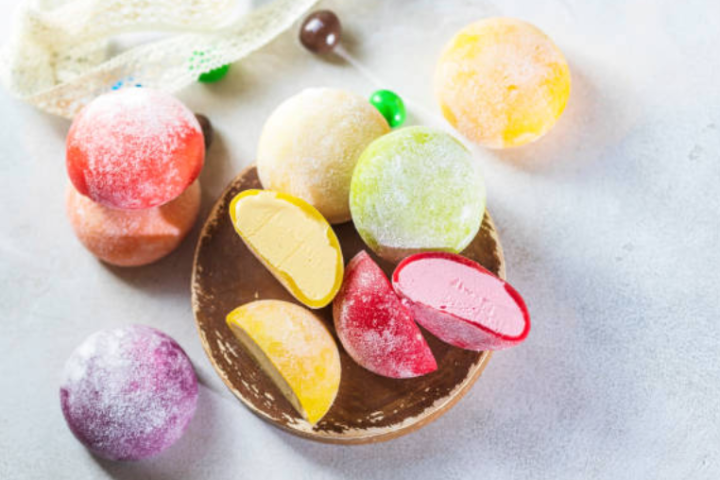 Strawberry Cream Cheese Mochi - khawa Sushi&Momo