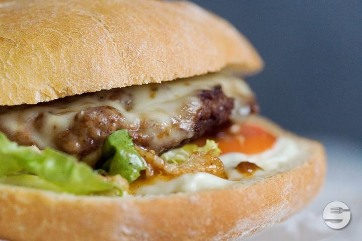CHEESBURGER EWOLO - Ewolo Street Food