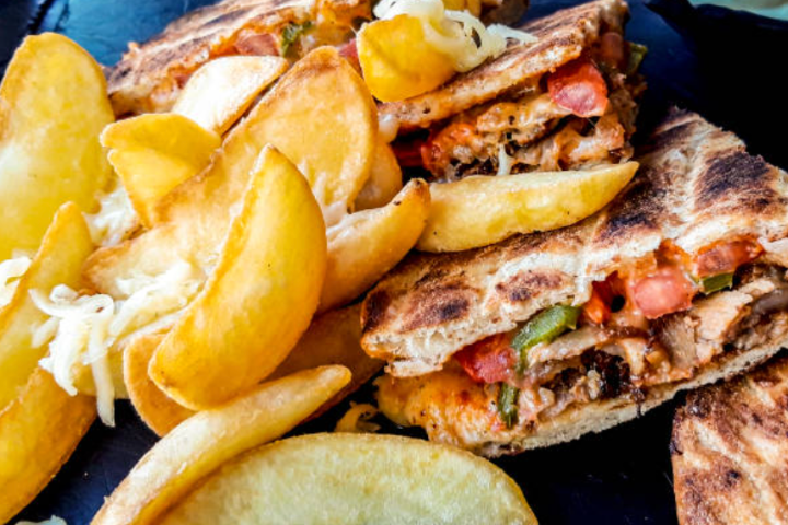 Gyros-Box with Halloumi - Spyros Gyros