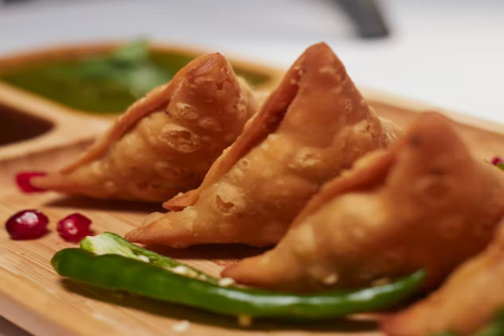 Samosa Chiken - Kitchella - Pizza, Burger & Asian Take Away