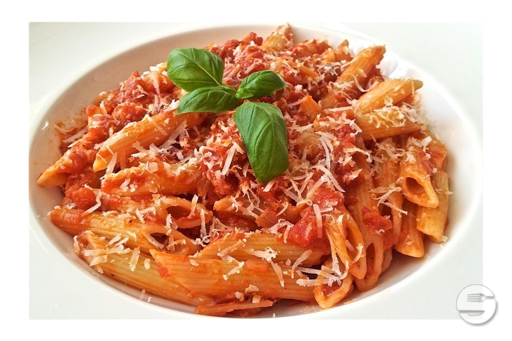 Penne al Amatriciana - La Rose Rouge