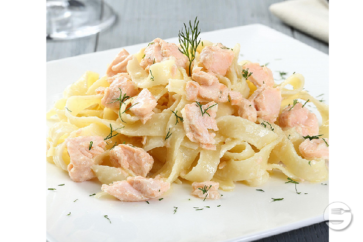 Tagliatelle au Saumon - La Rose Rouge