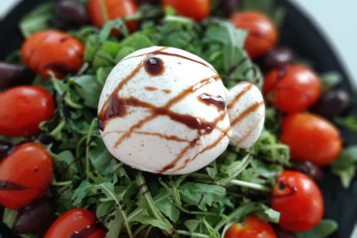 Mozzarella Burrata Tomates Cerises et Basilic - Il Monte