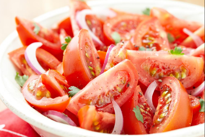 Salades Tomates et Oignons - Restaurant Pizzeria du Casino - Le Locle