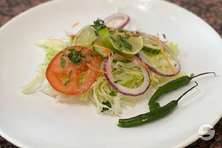 Salade Punjabi - Indian Naanwich