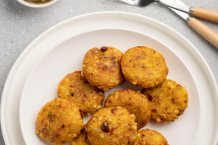 Sambar Vada - Saravanaa Bhavan Restaurant