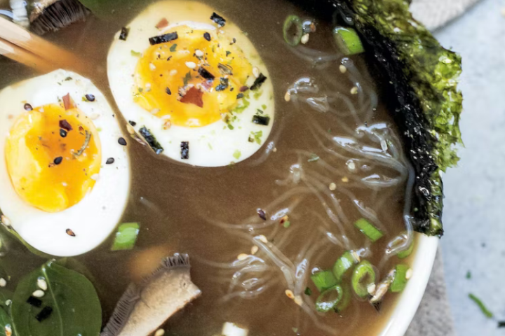 Udon noodles with chicken - Mrs Frixy
