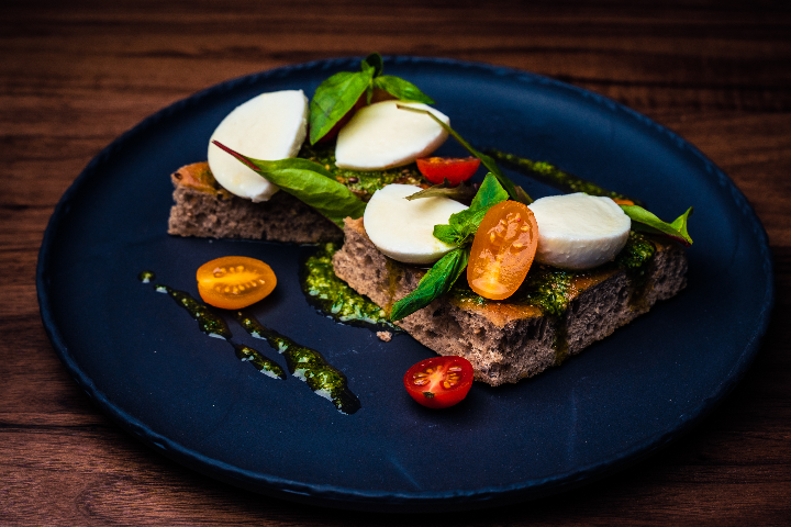Toast Tomates & Mozzarella - GlooGloo Happy Green Food