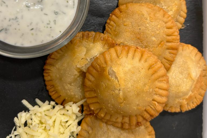 Pastel De Carne Com Queijo - Chez Nini