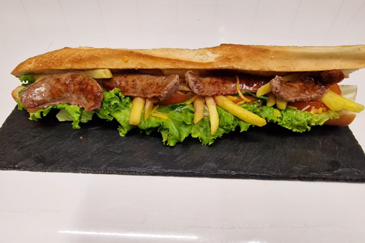 Mitraillette saucisses - Chez Nini