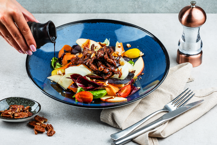 Crispy Beef Salad 2.0 - Visage Gastrobar