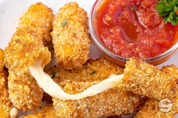 Mozzarella Sticks - Burger Center