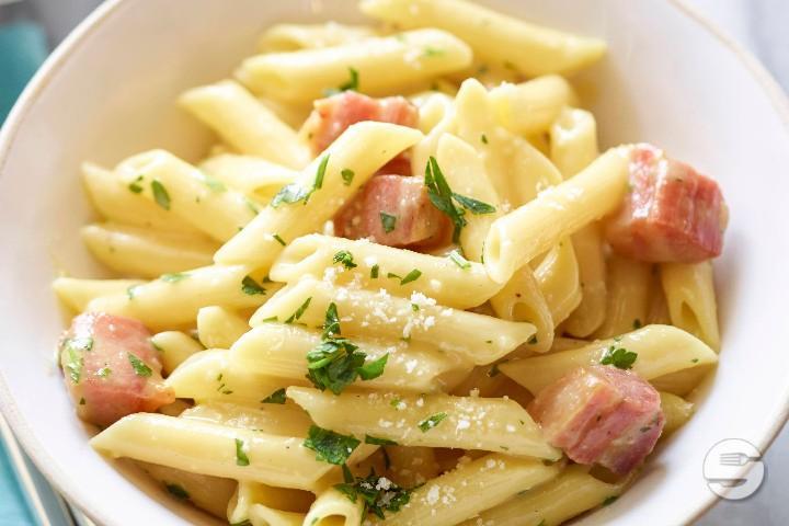 Penne Carbonara - YummYumm Food & Drinks