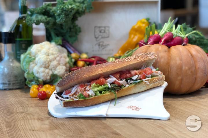 Sandwich Pain Baguette Poulet Guacamole - Le Pain Quotidien