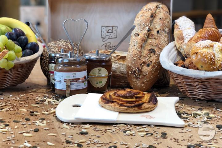 Tarte aux Pommes Cuite au Feu de Bois - Le Pain Quotidien