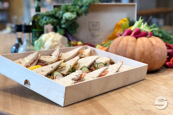 Plateau de Club Sandwichs au Pain de Blé Bio - Le Pain Quotidien