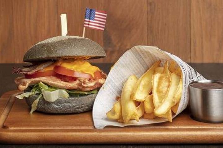 Le Full Perfecto Burger - HDiner