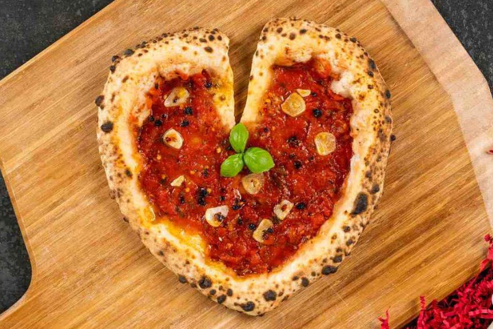 Pizza Cuore - Bella Napoli Da Luigi