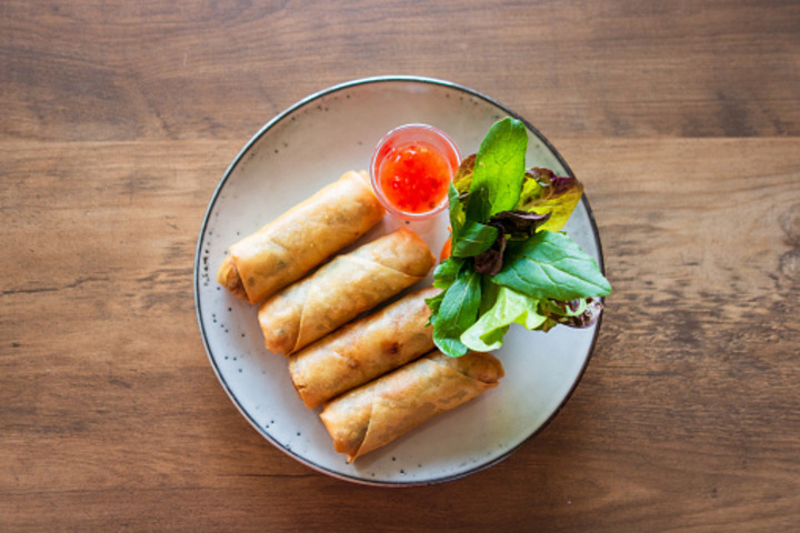Vegi spring rolls (4 pieces) - AKS Take Away