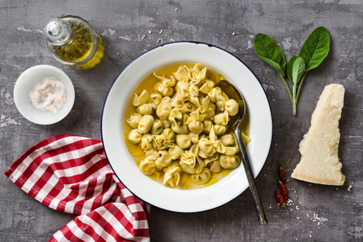 Tortellini in Brodo - Pizzeria Piazza