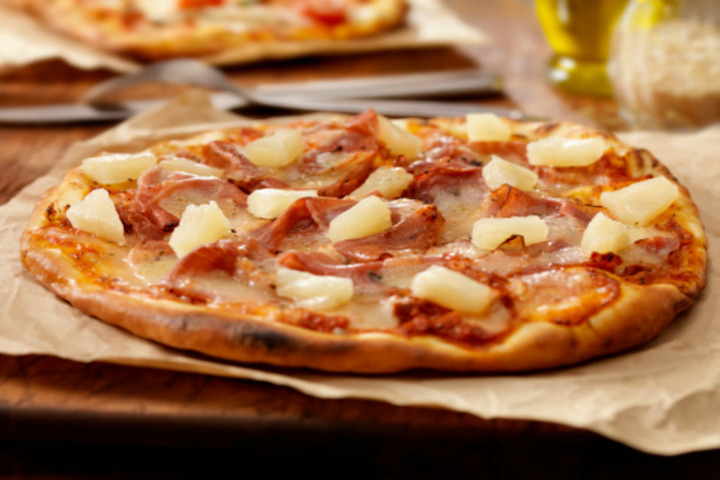Pizza Hawaii - Pizzeria Piazza