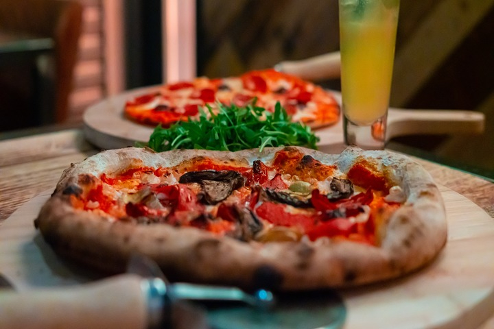 Pizza Peperonata - Pizzeria Piazza