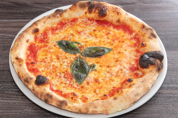 Pizza Margherita - Pizzeria Piazza