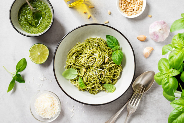 Spaghetti al Pesto ligure - Pizzeria Piazza