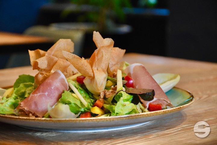 Salade de Chèvre chaud au Miel - Le Bagdad