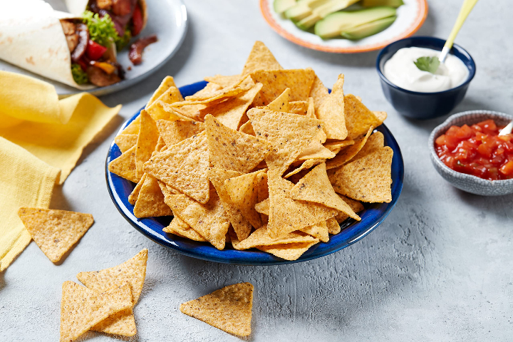 Tortilla chips  200G + snack fun mild salsa dip 300 gr