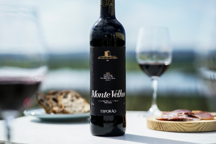 Monte Velho Portugal 75cl {R}