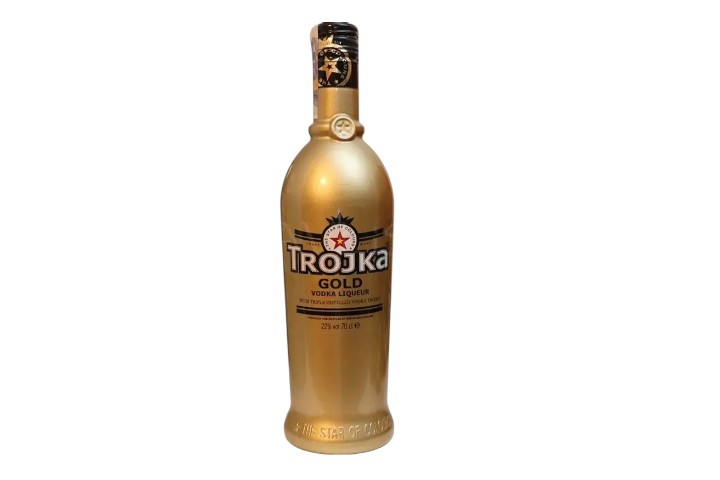 Trojka Vodka Liqueur Gold 700 ml
